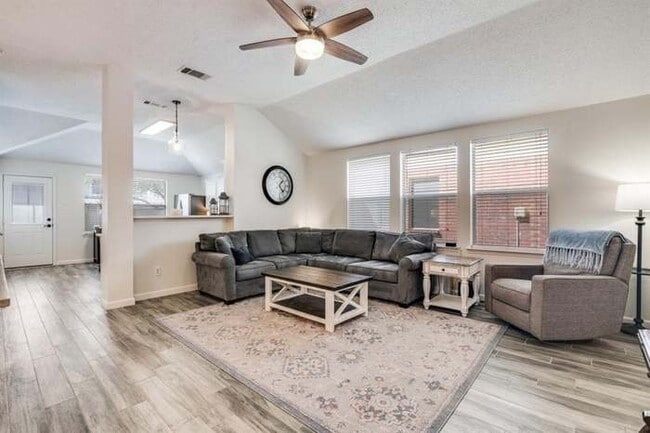 Photo - 372 Bayberry Dr