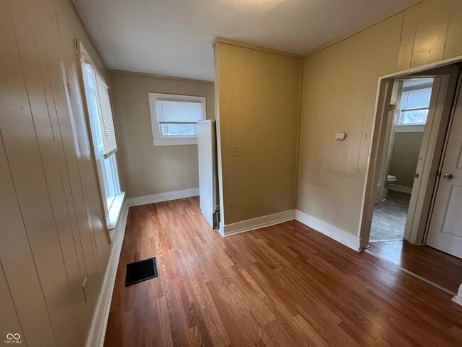 Photo - 2821 E 13th St