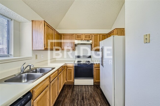 Photo - 905 Boxwood Dr