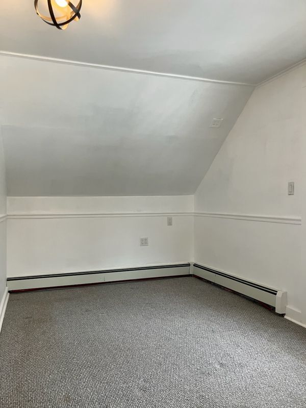 Photo - 140 Lake Ave S