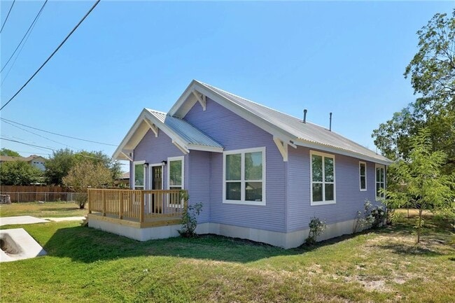 Photo - 719 W 3rd St