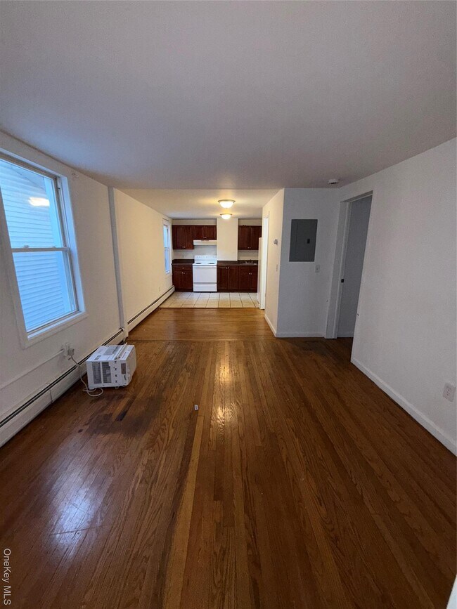 Photo - 58 Gifford Ave Unidad 2