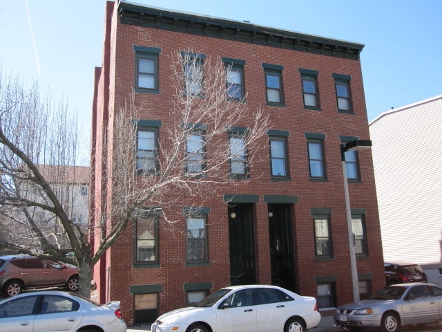 Building Photo - 283 W 3rd St Unit 2