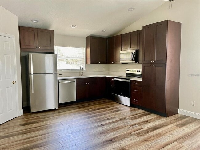 Photo - 445 W Desoto St