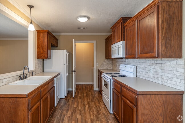 2BR, 2BA - 1,080SF
