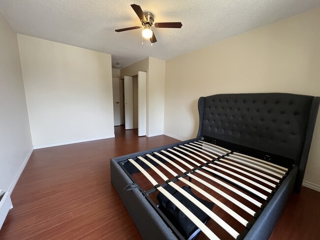 Building Photo - 11816-11888 88 Ave