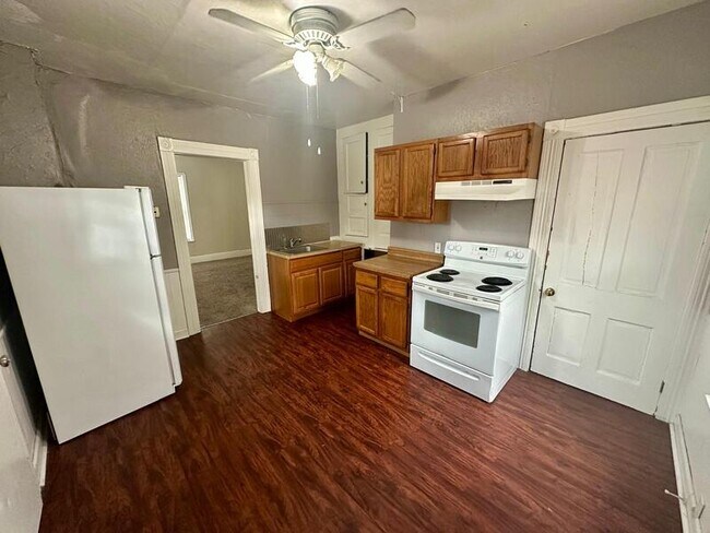 Photo - 206 Courtland St