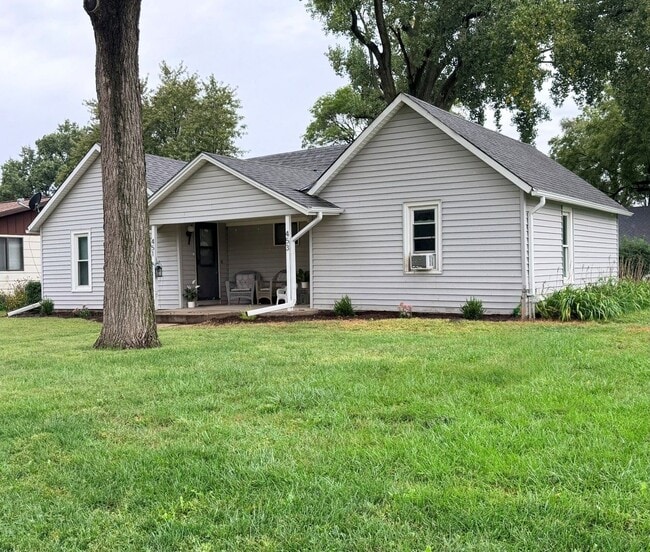 Photo - 453 N 10th St