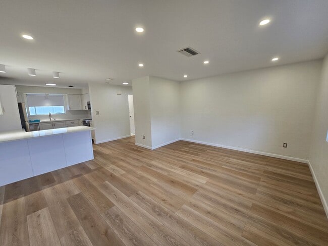 Photo - 346 Plaza Blvd