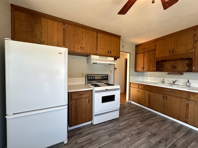 Building Photo - 802 Carrington Ave Rental