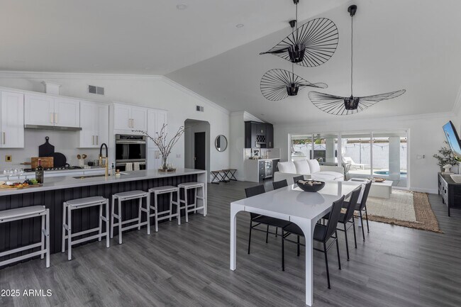 Photo - 8702 E Clarendon Ave