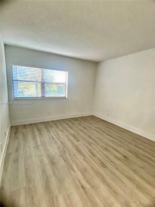 Photo - 240 Lakeview Dr Unidad 303