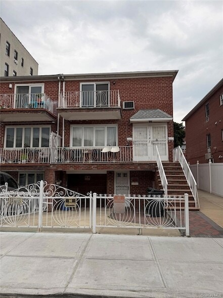 Building Photo - 1927 84th St Unit 3rd floor