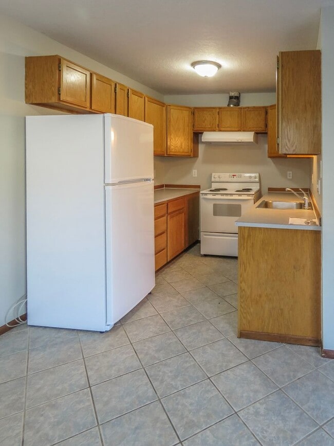 Building Photo - 3 Bedroom Plus Office Available in Gaston ...