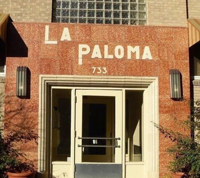 Building Photo - Bright Updated 2-Bed Condo with Vintage Charm Near Wash Park & Cherry Creek