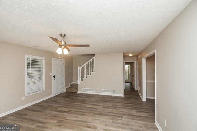 Photo - 133 Oak Landing Cir