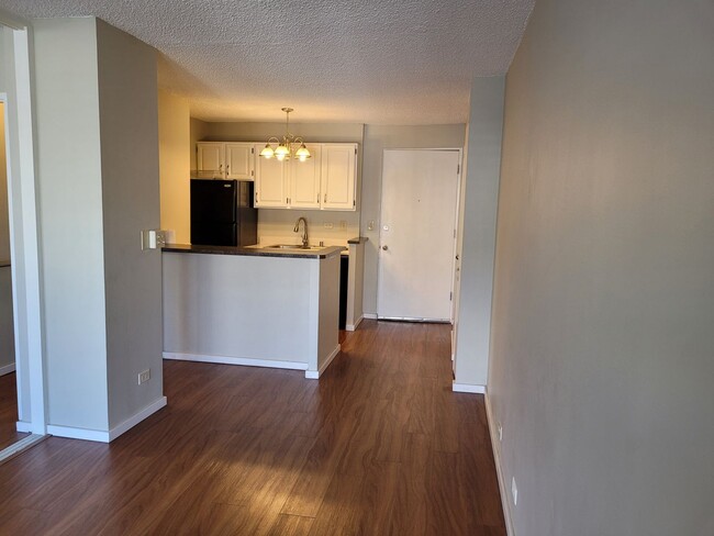 Building Photo - Quiet Makiki unit 1bd, 1bath, 1pkg covered... Rental