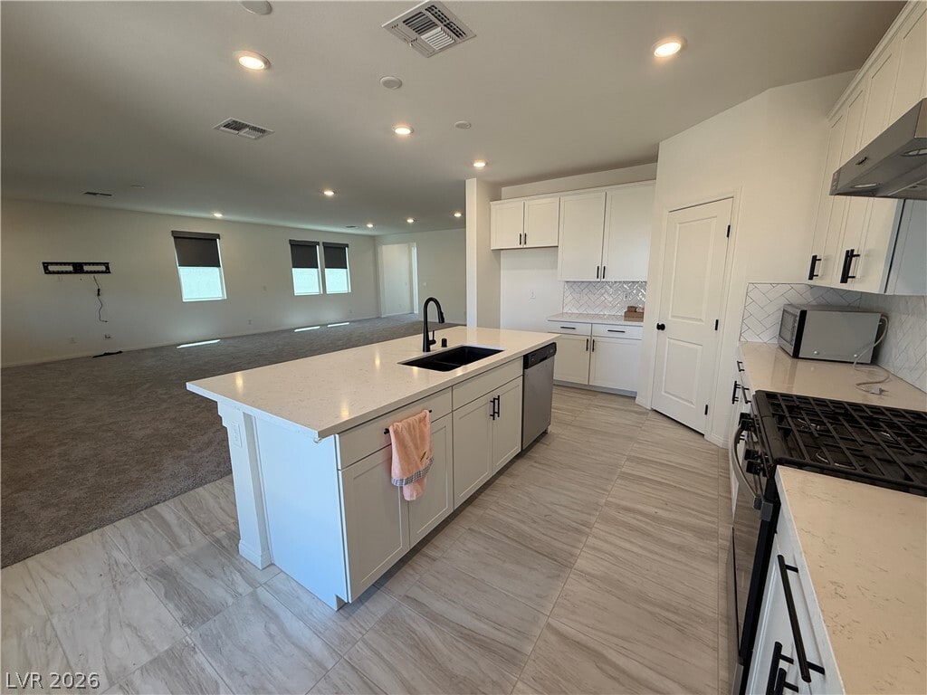 Photo - 8030 Minavalle Ave