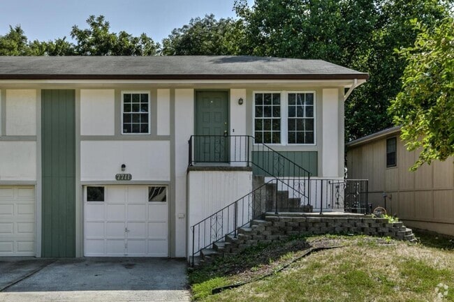 Building Photo - 7711 NW 79th Pl Rental
