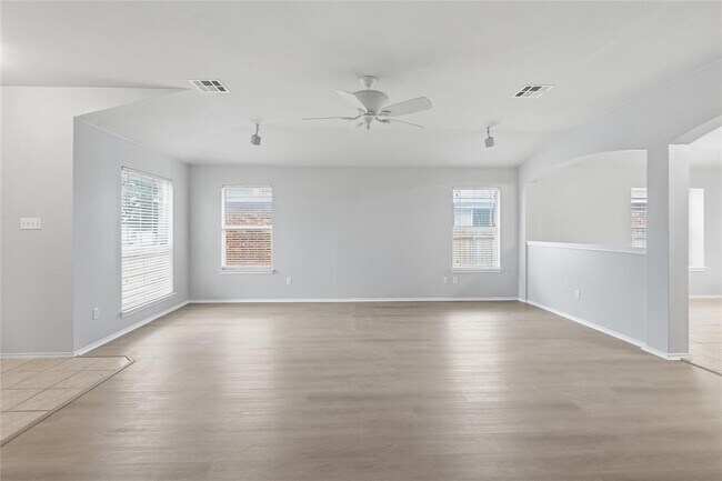 Photo - 2308 Pearson Way