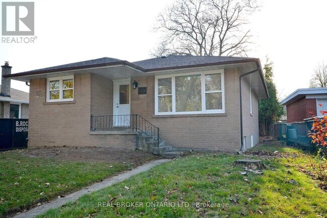 Photo - 2276 Bostock Crescent