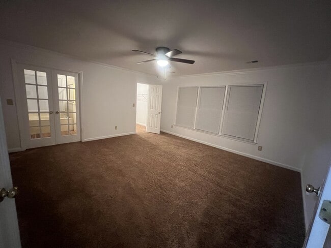 Photo - 661 Longbow Ct