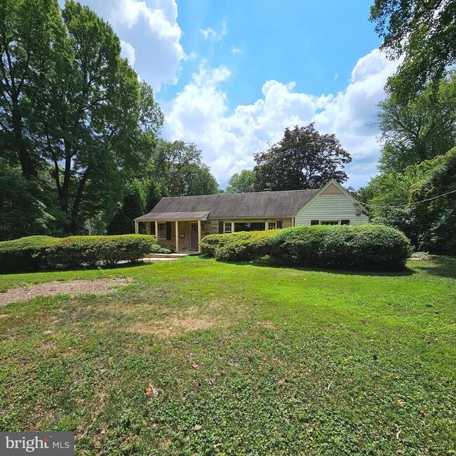 Building Photo - 6431 Overhill Rd Rental