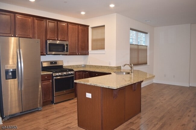 229 Parkview Ln