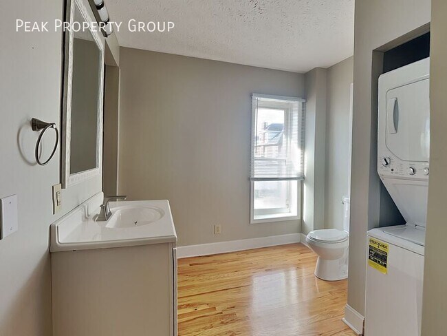 Photo - 1381 Indianola Ave