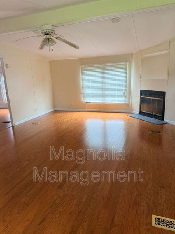 Photo - 209 Gillburg Estates Ct