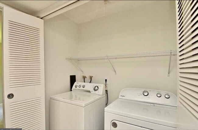 Photo - 4404 Island Pl