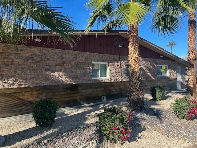 Photo - 51049 Eisenhower Dr Unidad 3