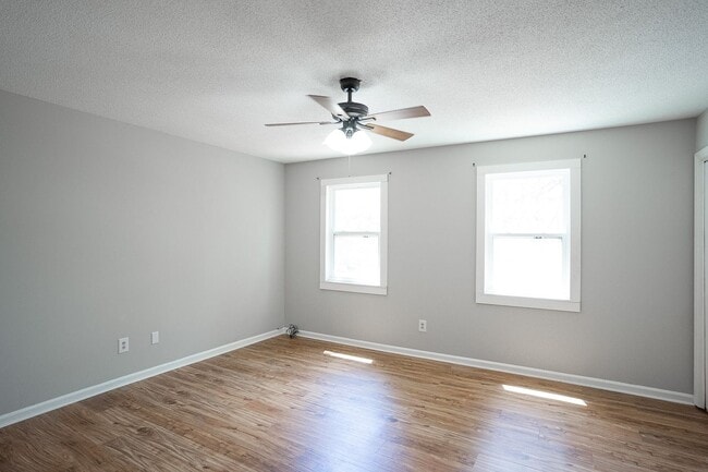 Photo - 2398 Winston Way