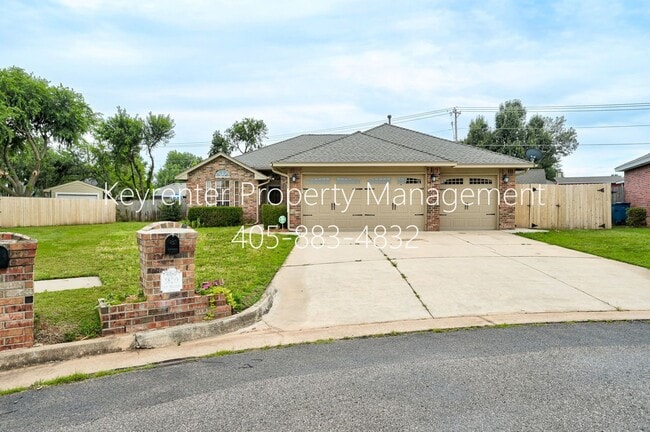Photo - Amazing 4BD/3BTH home with a 3 car garage in the exclusive Cedar Pointe Gated Community!