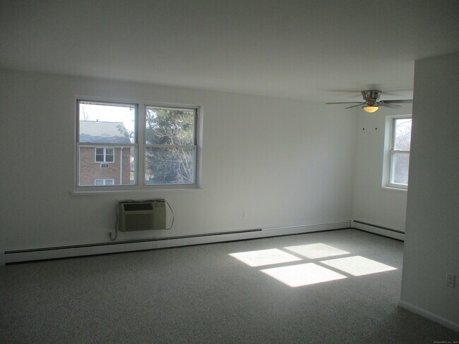 Photo - 1 Walter Ave Unidad APT 15