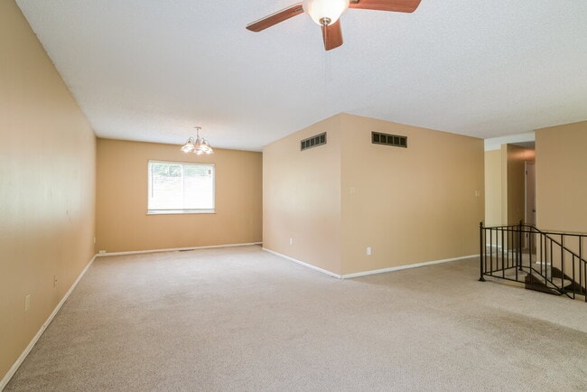 6950 Jamestown Way Dr