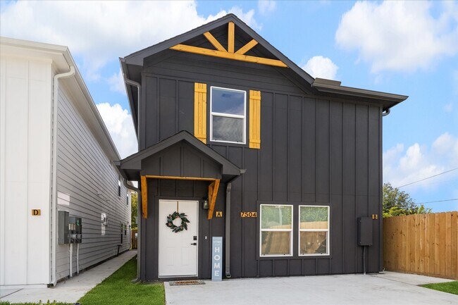 Building Photo - 7504 Laura Koppe Rd Rental