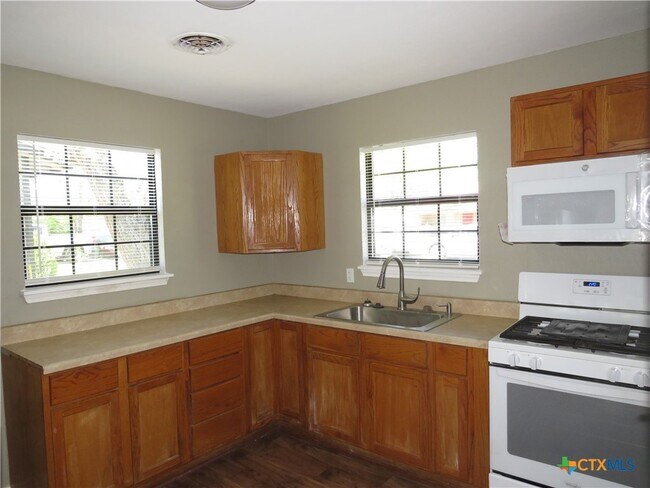 Photo - 504 McArthur Dr