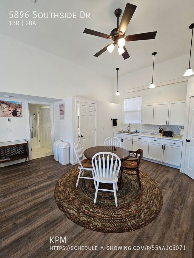 Photo - 1302 E Fairmont Blvd