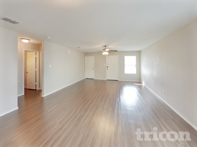 Photo - 5668 McClelland St