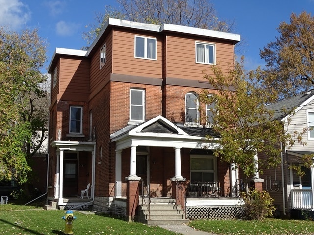 Photo - 493 Johnson St