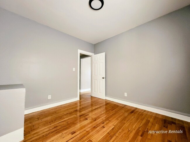 Photo - 1615 W 78th St Unit 1