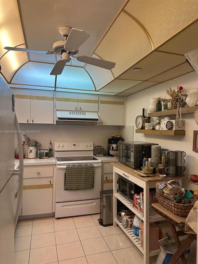 Photo - 17500 N Bay Rd Unidad S604