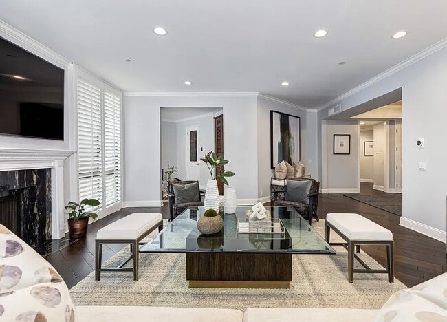 Photo - 300 N Swall Dr