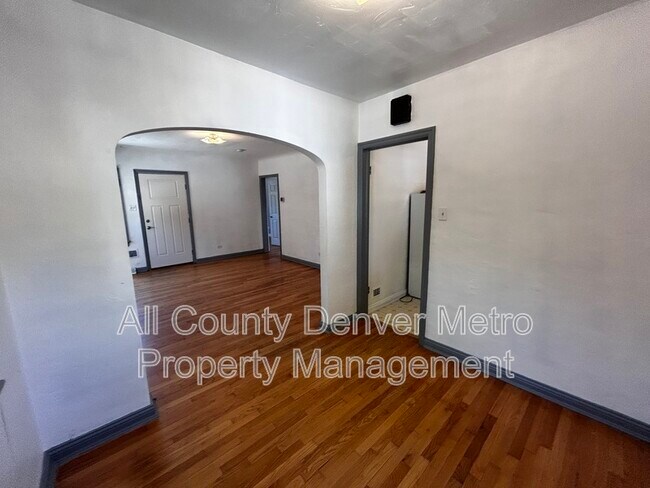 Photo - 2111 S Emerson St