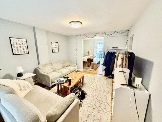 109 Salem St Unidad 2