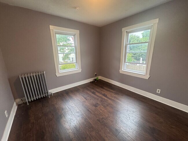Photo - 196 Sherman St