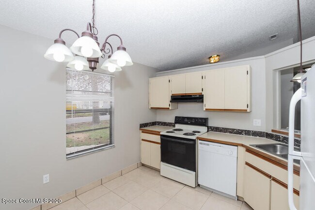 Photo - 962 Serenade St NW