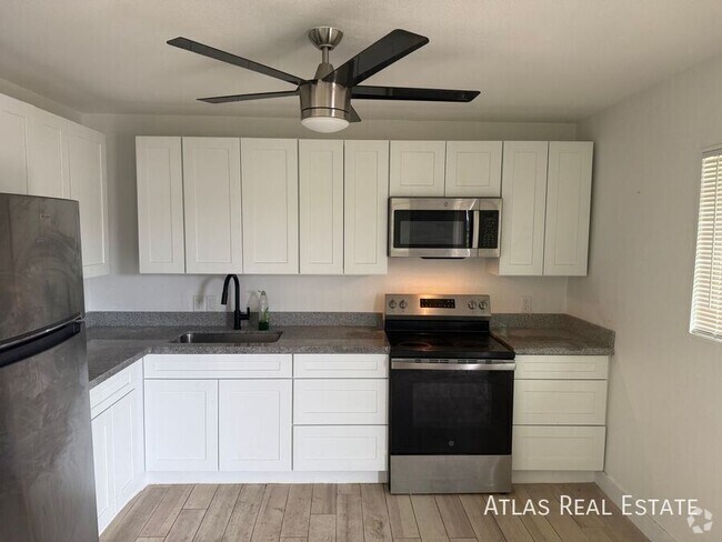 Building Photo - 1537 W Pierce St Unit 3 Rental