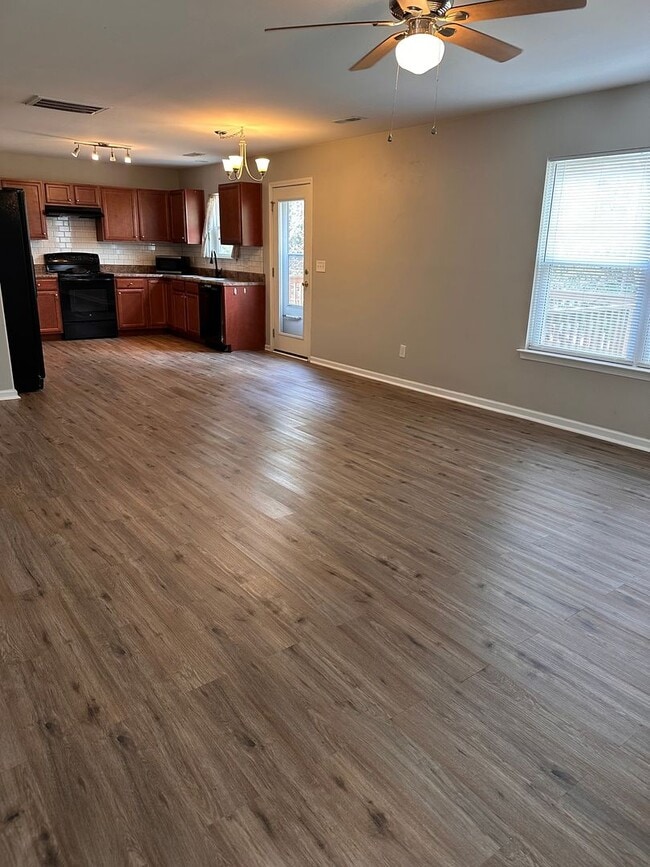 Photo - Great home in quiet neighborhood